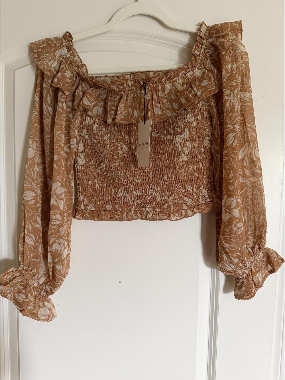 NWT Promesa S crop top, ruffles, smocked